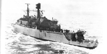 Chiếc HMS Glamorgan sau khi đã dập tắt các đám cháy