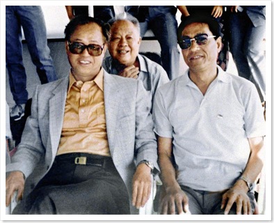 Triệu Tử Dương và Bào Đồng vào thập niên 1980. Bào Đồng giữ chức Giám Đốc Văn Phòng Cải Cách Chính Trị của Ủy Ban Trung Ương Đảng và cũng là Bí thư Kế hoạch dưới quyền ông Triệu. Ông giúp Triệu Tử Dương trong việc dùng băng cassettes thu âm hồi ký trong thời điểm 1999-2000. Nhờ Bào Đồng, những cuộn băng này được mang ra khỏi Trung Hoa và xuất bản ở Hoa Kỳ. Hiện ông Bào Đồng cũng bị quản thúc tại gia.