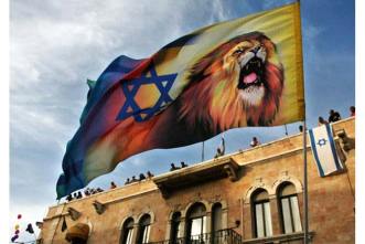 Jerusalemites-watch-an-evangelical-Christian-parade