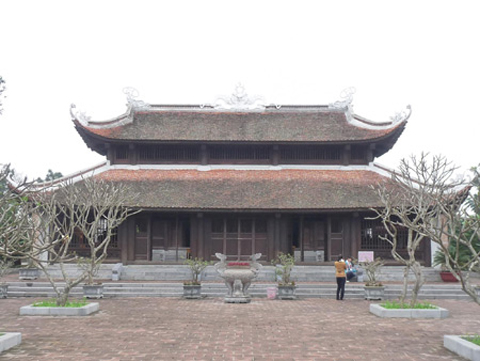 Đền thờ vua Quang Trung trên núi Quyết.