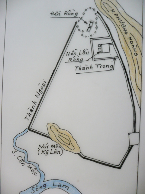 Bản đồ Phượng Hoàng Trung đô do Phan Duy Kha lập lại từ ảnh chụp trên máy bay.