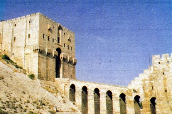 Pháo đài Aleppo- Hình Thom Richardson