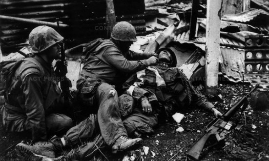 Lính thủy đánh bộ Mỹ bị tấn công trong dịp Tết mậu thân 1968