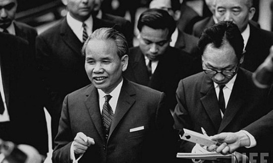 Trưởng đoàn Xuân Thủy tại cuộc hòa đàm Paris năm 1968