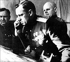 Nguyên soái Konstantin Rokossovsky (1896-1968) bị bắt năm 1937, bị tra tấn và cầm tù tới năm 1941 mới được thả. Năm 1956 được cử làm Bộ trưởng Quốc phòng Ba Lan - Ảnh tư liệu