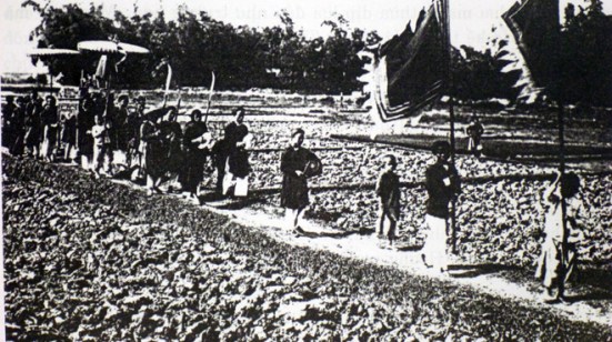 Một đám rước vinh quy bái tổ (Lều chõng ngày xưa)