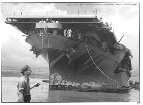 chiếc USS Yorktown tại trận Midway ngày 4/06/1942, chỉ một tiếng sau đó là nó tung các đợt tấn công bằng các chiến đấu cơ vào quân Nhật