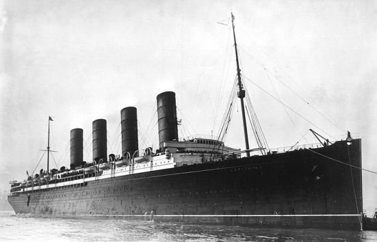Chiếc RMS Lusitania mà việc nó bị đánh đắm bởi tầu UBoat đã làm xấu nghiêm trọng quan hệ bang giao Đức - Hoa kỳ