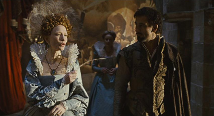 hình ảnh Francis Drake trong phìm Elizabeth The Golden Age