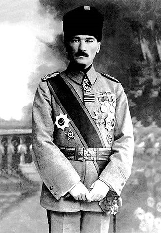 Mustafa Kemal Atatürk, lúc làm tư lệnh của Quân đội,(1918).