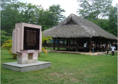 Đình Tân Trào (họp Quốc Dân Đại Hội