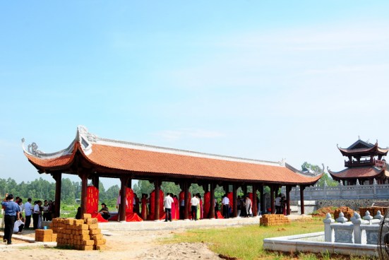 le-phu-bia-tai-van-mieu-tinh-vinh-phuc-03