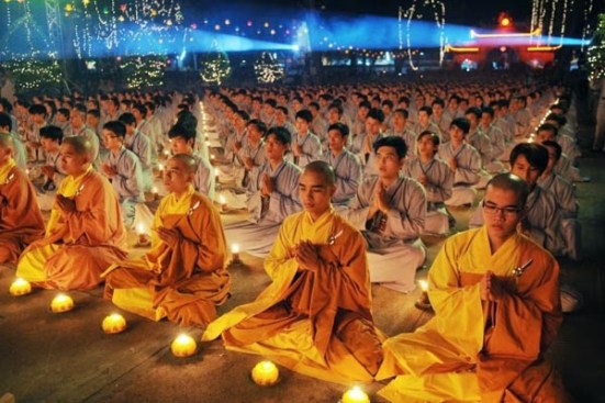 Buddhism-monks-in-Vietnam.jpg